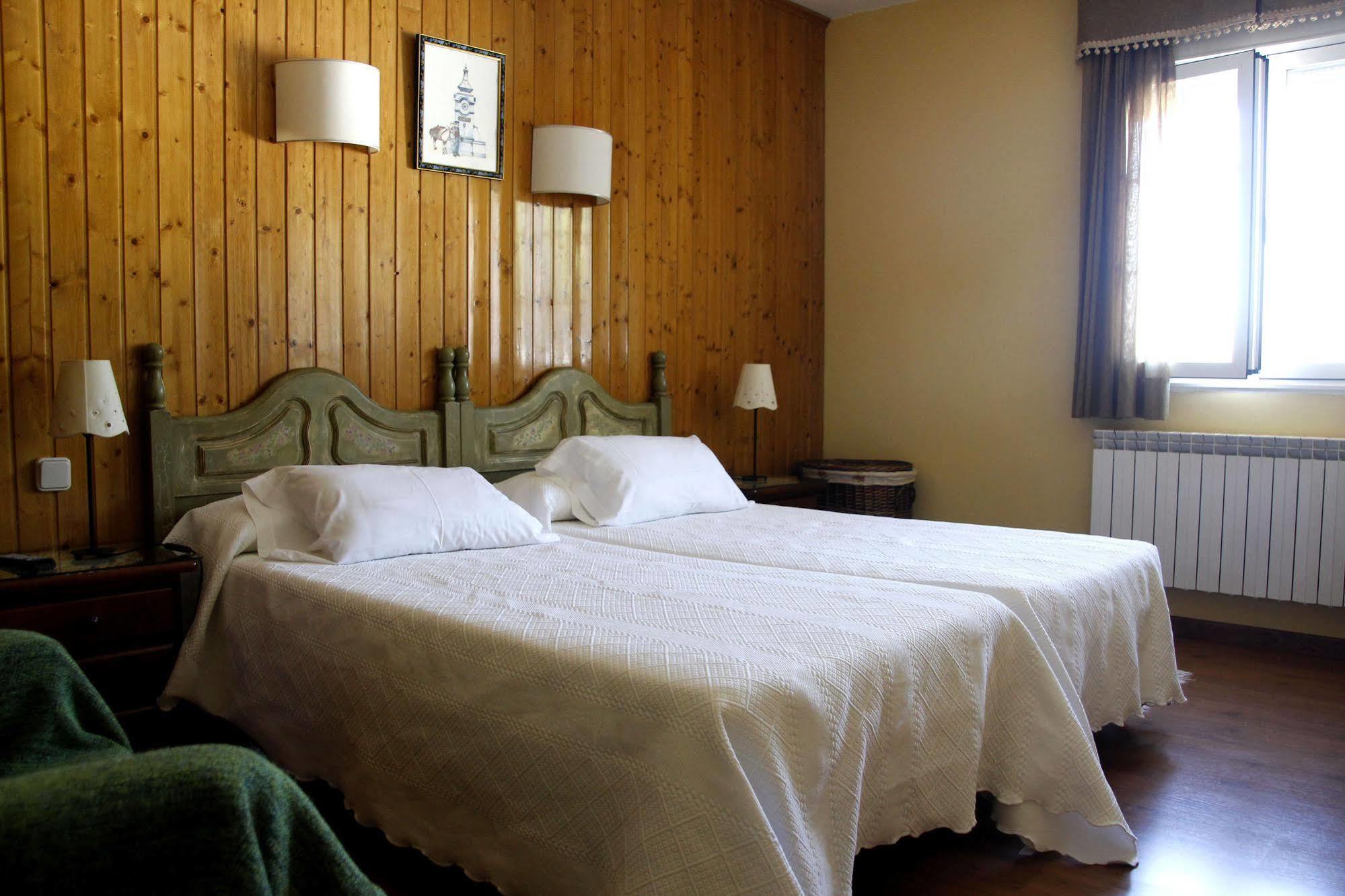 Hostal Martin - Sanabria Ribadelago Exterior photo
